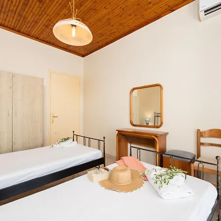 Theodora Nisaki (Corfu)